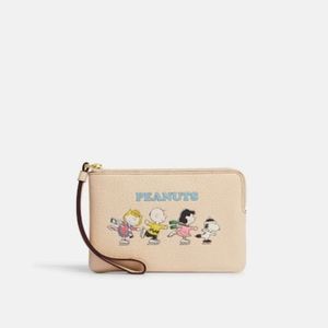 Coach X Peanuts Corner Zip Wristlet W Snoopy And Friends Motif Style CF213 NWT